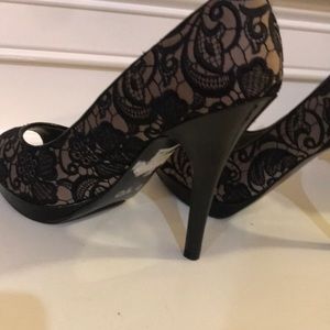 Guess lace embroidered open toe
